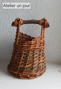 Faites-le vous-même en atelier un jour ! Un atelier, c'est un moment privilégié pour découvrir la vannerie, pour + d'infos  me contacter directement.