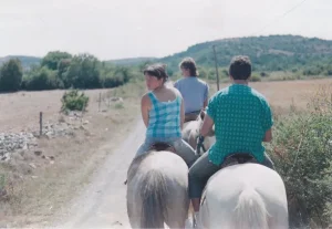 Chez Fanchon - Gîte Le Larzac, balade à cheval a Gaillac à deux pas des gites, mais aussi vtt sur place, prêt gratuit à nos locataires volontaires.